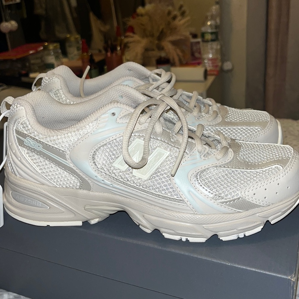 Brand new New Balance 530 'Beige'. Unisex men 5.5